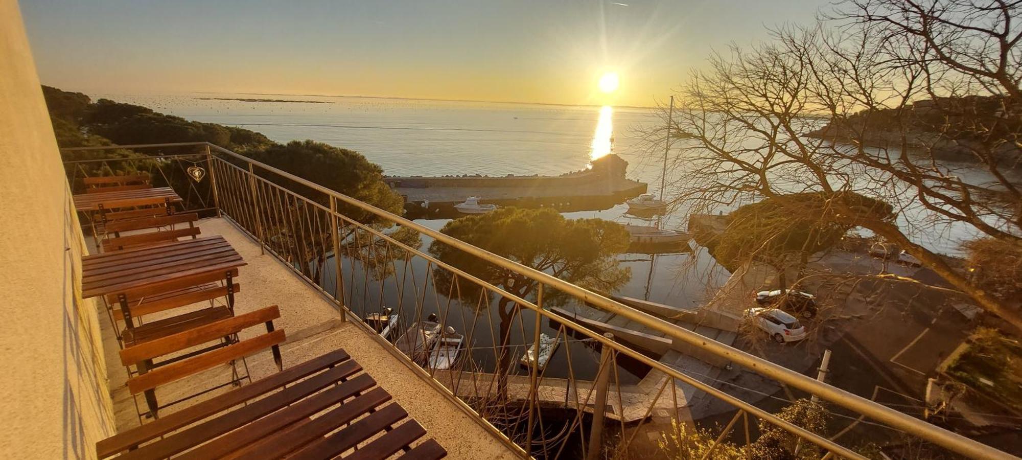 Villa Mira Bed And Breakfast ドゥイーノ エクステリア 写真
